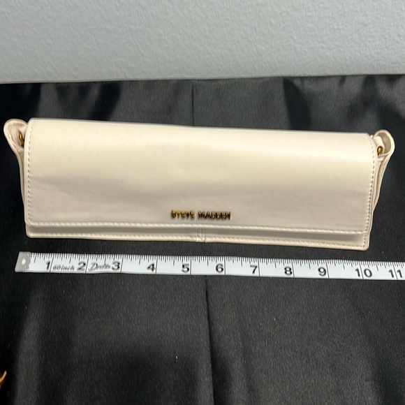 Steve Madden | Vanilla Clutch/Shoulder/Crossbody Purse - Picture 14 of 15